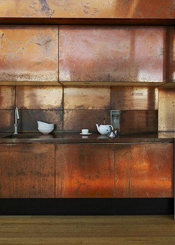 Bronze kitchen - via Standaard