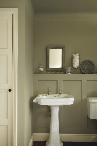 Neutral green walls in the bathroom - via Katy Elliott