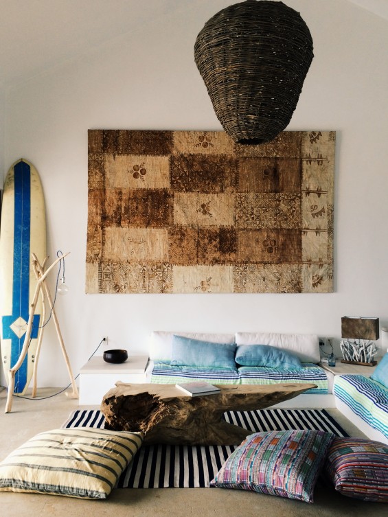 The driftwood table and ample cushions give this Mexican holiday home a truly laid back vibe - via Design Tripper