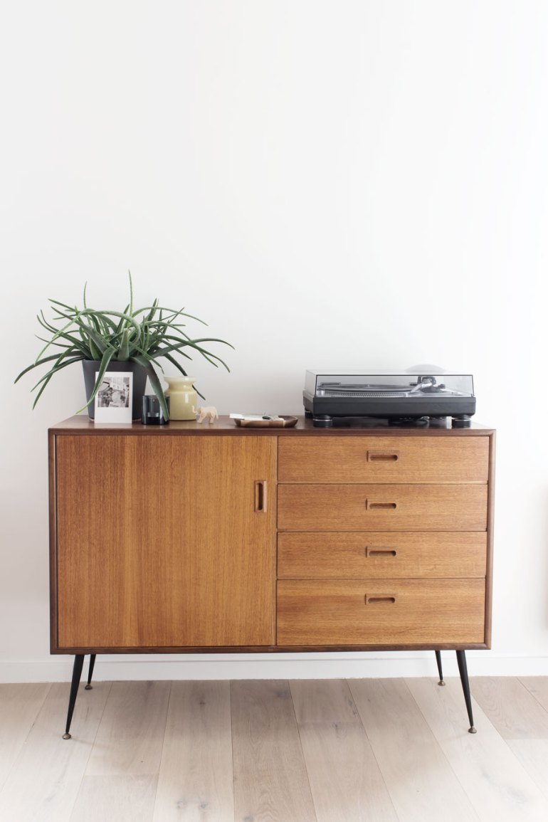 A simple sideboard with a Mid Century vibe - via Coco Lapine