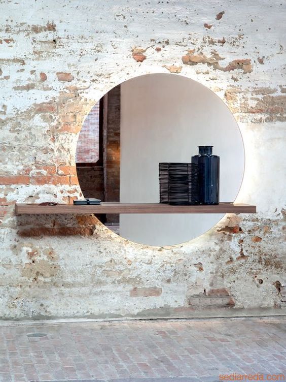 round mirror