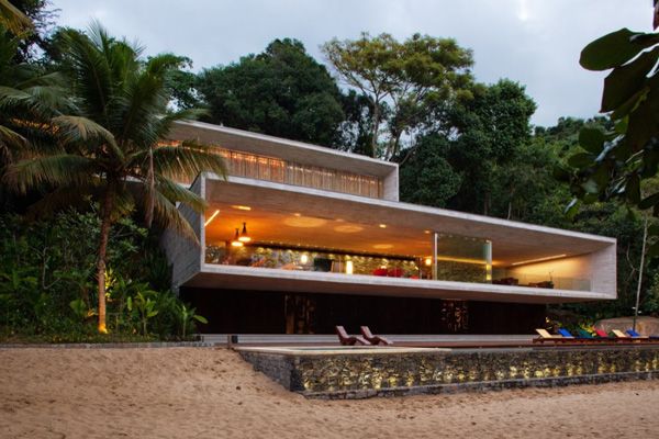 Paraty House by Marcio Kogan