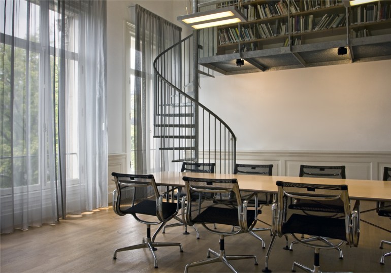 Eames Aluminium Group chairs in the real office