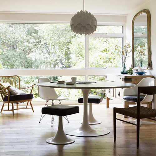 Tulip Table via Casos de Casa
