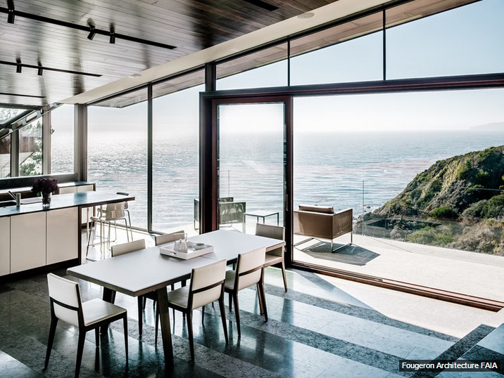 Beach house in Chili designed by Raimundo Anguita via ArchDaily