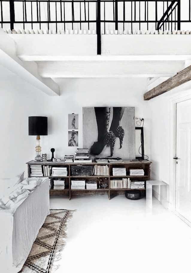 Black and white interiors: Minimal living in black and white with a splash of wood, great combination - via My Scandinavian Home