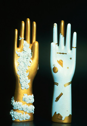 Hand sculpture - via La Boheme